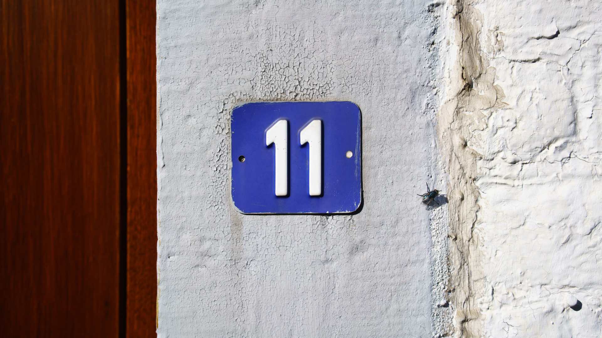 nombre 11 sur façade 