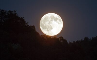 Numérologie et pleine lune : Comment utiliser les chiffres pour booster vos rituels ?